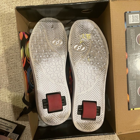 Heelys Pro 20 Prints Black/Red Flames Men's 8 M - Picture 4 of 7